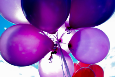 🎈 25 Uplifting Balloon Dream Interpretations, balloon dream meaning, dream of flying balloons, dream of balloon popping, dream of colorful balloons, dream of holding a balloon